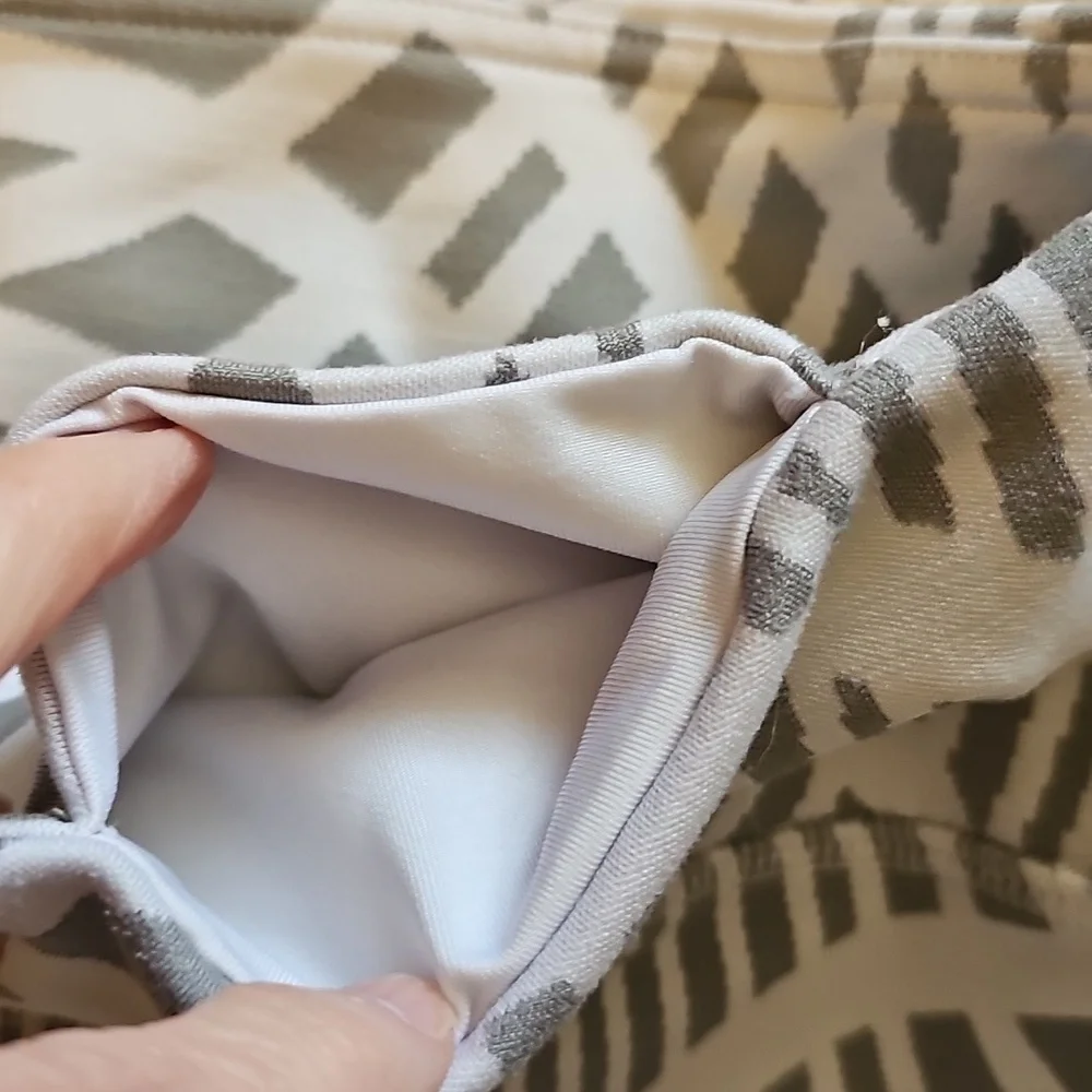 Alo Stylish Gray Patterned Crop Leggings